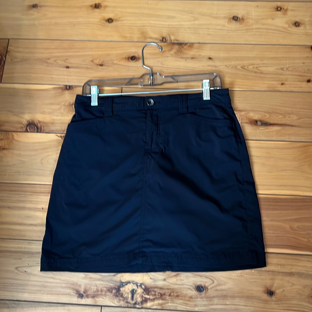 Eddie Bauer Skort. Black. Size 4